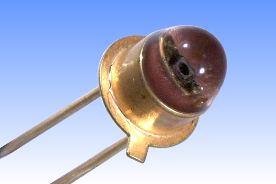 Monsanto MV1 The First Successful Red LED